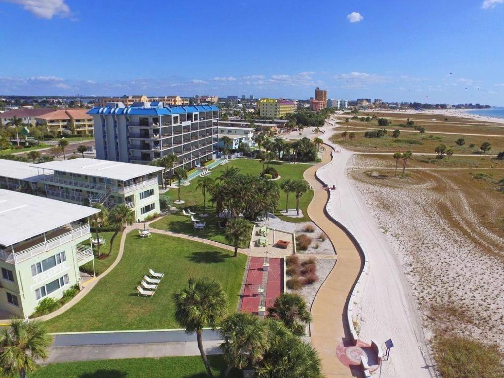 Tropic Terrace #41 - Beachfront Resort St. Pete Beach Bagian luar foto