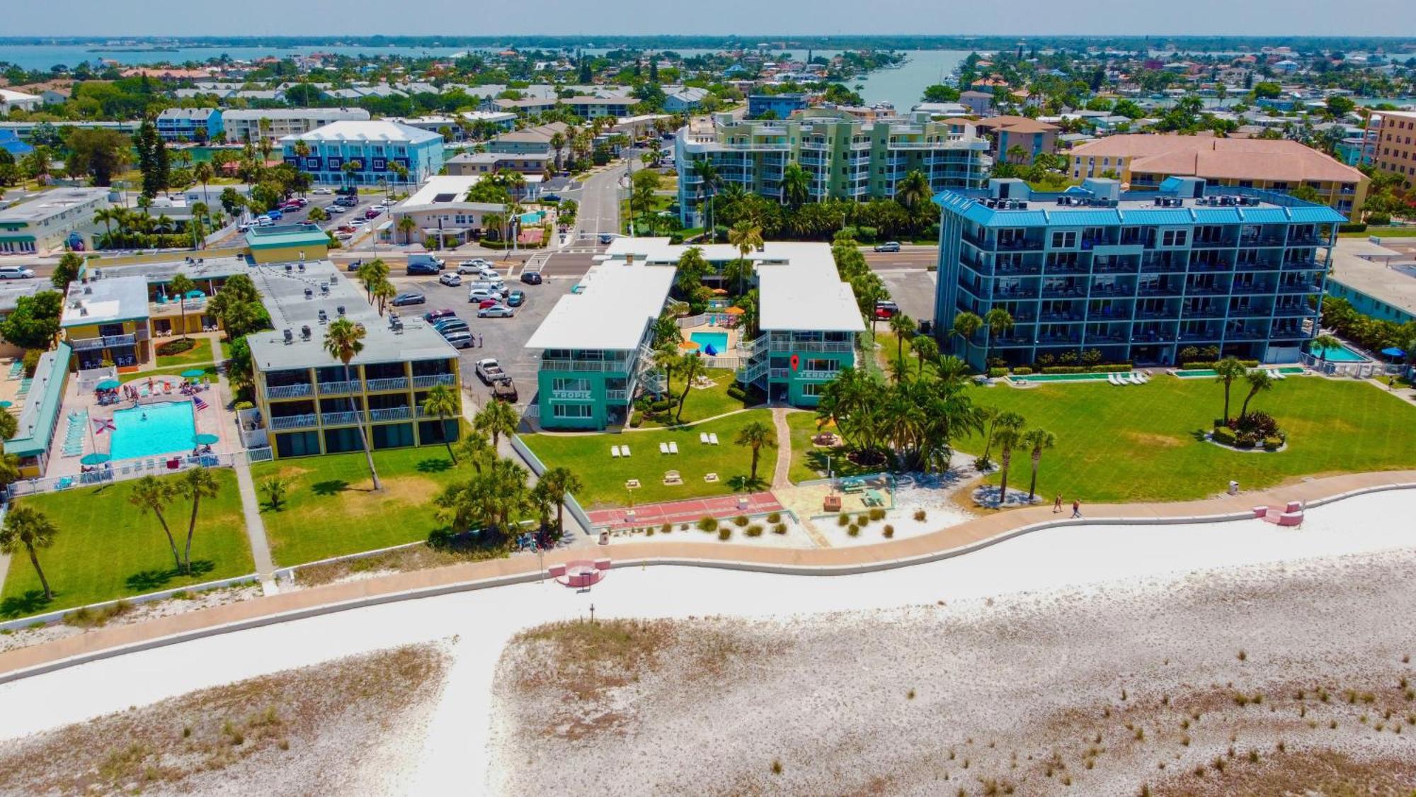 Tropic Terrace #41 - Beachfront Resort St. Pete Beach Bagian luar foto