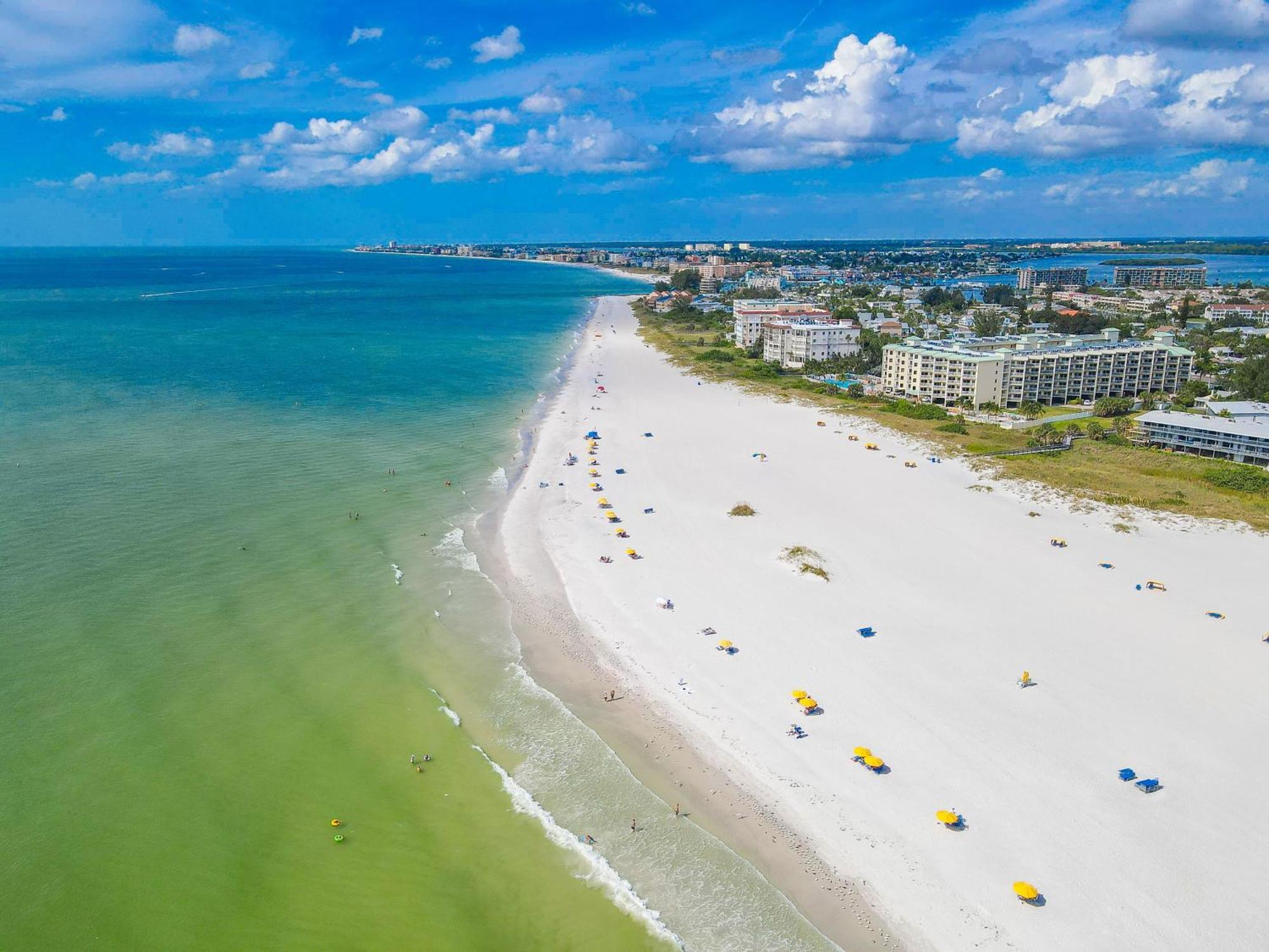 Tropic Terrace #41 - Beachfront Resort St. Pete Beach Bagian luar foto
